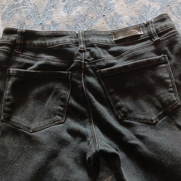 ROYALTY Jean's, Size 6 - Picture 4 of 4